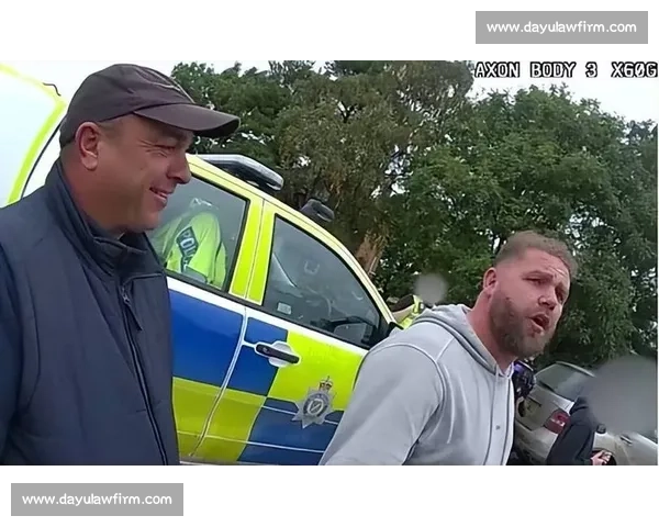 拳台之外的沉沦：当荣耀手套沾满罪恶