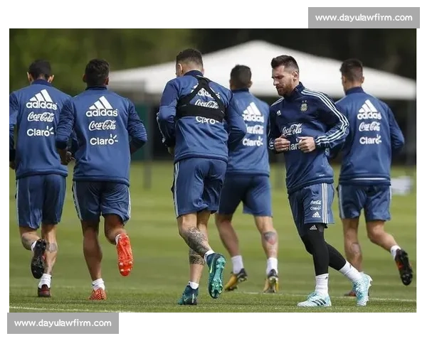 锋线双子星:弗兰与阿圭罗的互补之道